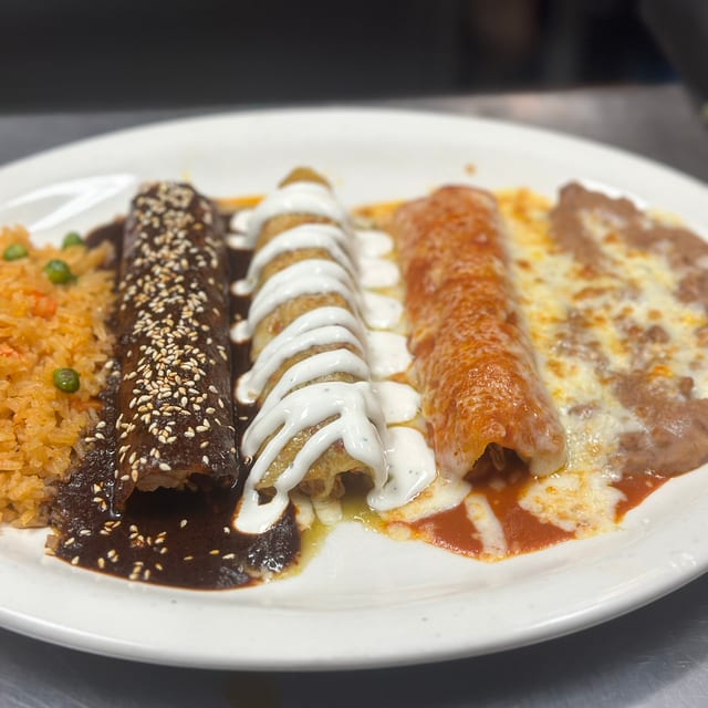 Enchiladas Bandera.