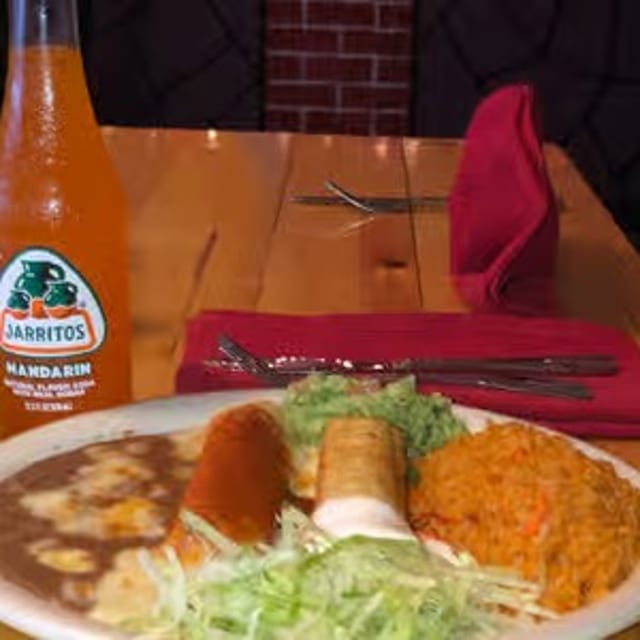 2. Chimichangas y Burritos Combo.