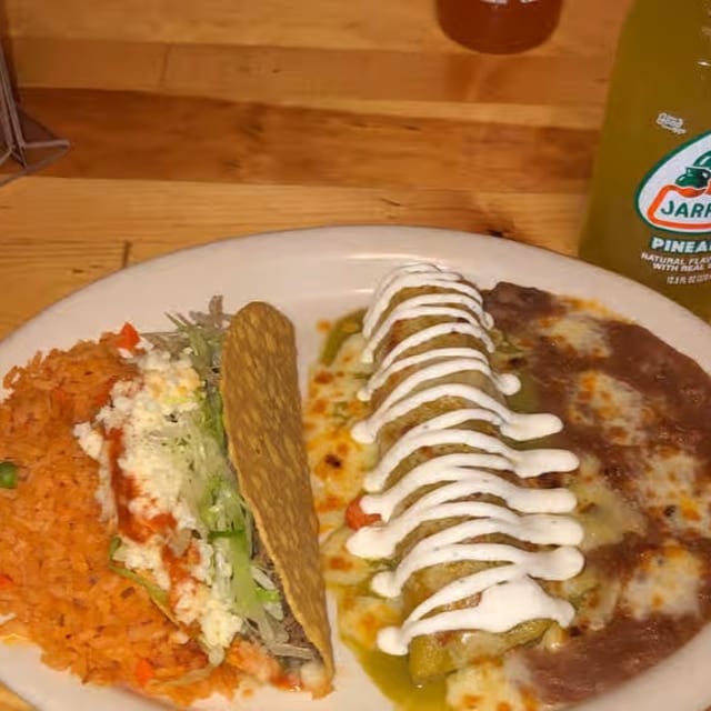 6. Enchilada Suiza y Taco Combo.