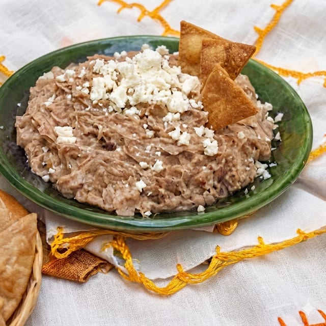 Frijoles Refritos.